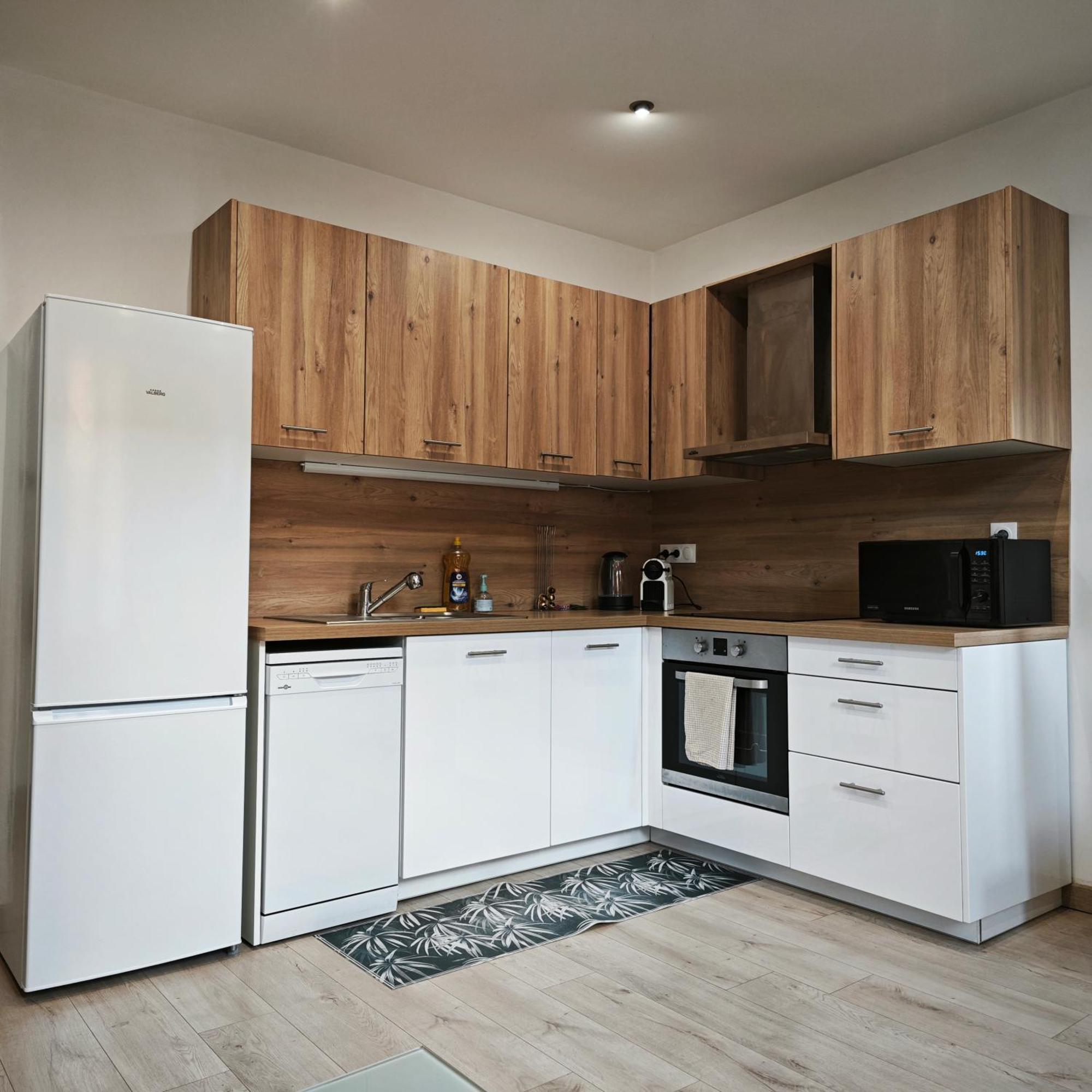 Appartement Tout Confort A 2 Pas Du Centre Ville Aubagne Bagian luar foto